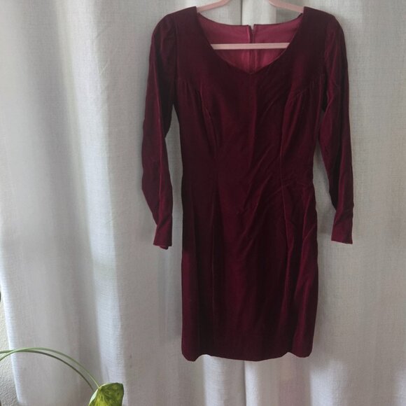 🍷 Vintage Custom Burgundy Velvet Dress – Long Sleeve, Fitted, Size 4 - Picture 1 of 3